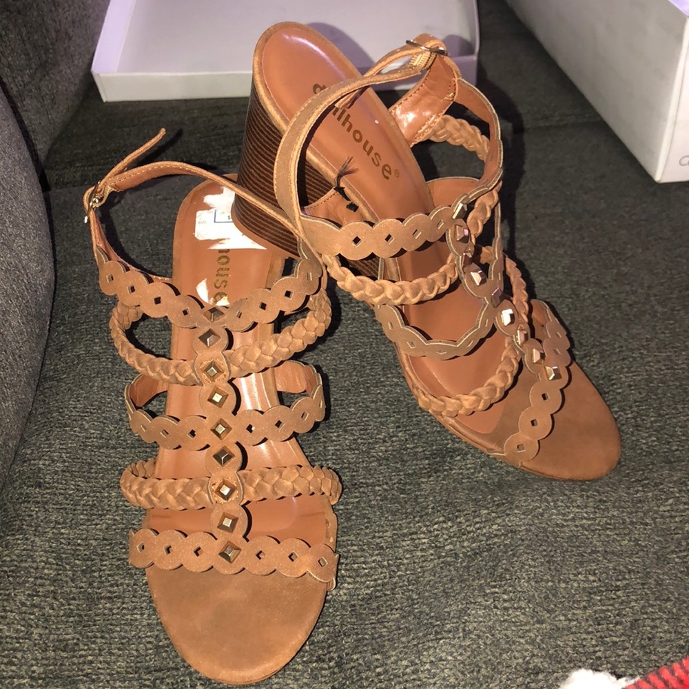 Sandals ❤️ - Picture 2 of 2